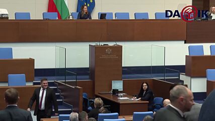 Петъчно настроение в НС: Нова порция "флирт" между Таслаков и Белобрадова