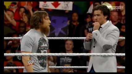 John Cena и Daniel Bryan подписват договор за световната титла на турнира Summerslam 2013 , Raw 22.7