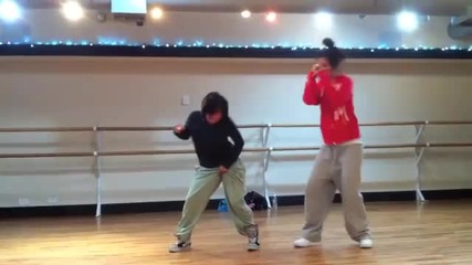 Танц върху песента ! Black and Yellow - Wiz Khalifa