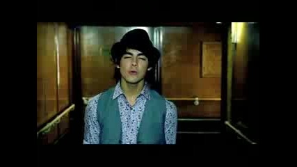 Jonas Brothers - Sos Music Video Sredno Kacestvo