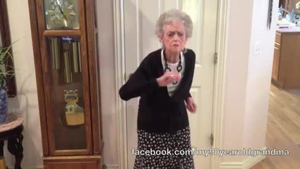 90-годишна танцува в памет на Уитни