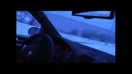 Vw Golf 5 R32 Snow Drift With One Arm