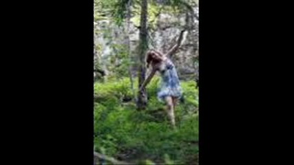 Rihanna feat. Nicki Minaj - Raining Men (mp3zonebg.net)