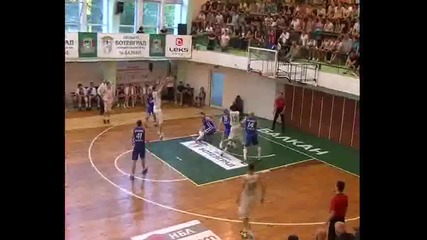 Балкан-левски 92:80