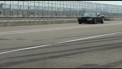 Dodge Challenger Srt8 Drift