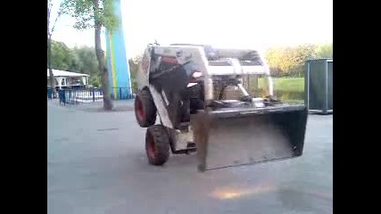 Маняк прави някой друг трик