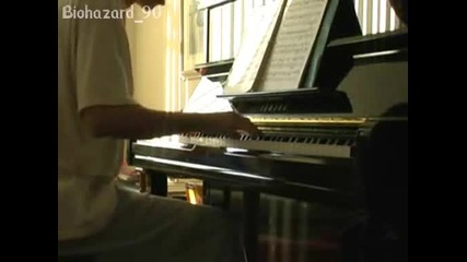 Момче прави невероятно изпълнение на пиано Survivor-Eye of the tiger