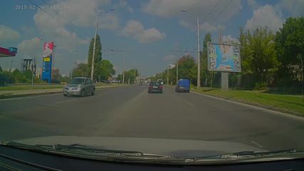 Ляв завой на двойна непрекъсната линия