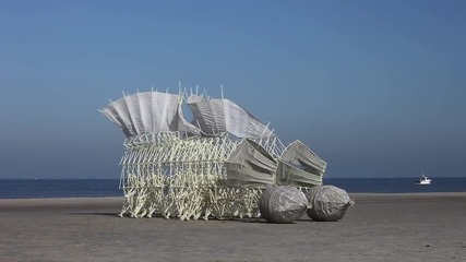 Скулптури движещи се от вятъра