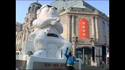 Южнокорейският рапър Сай вече и с шестметрова скулптура от лед