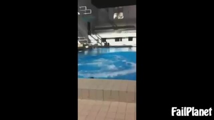 Компилация брутални падания в басейн