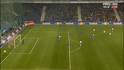 Ред Бул - Левски 1:0 на полувремето
