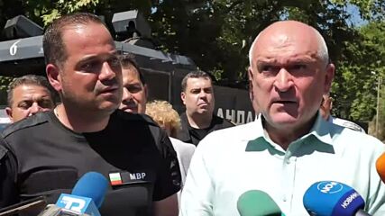 Главчев: Пожарът на границата с Гърция е навлязъл в българска територия