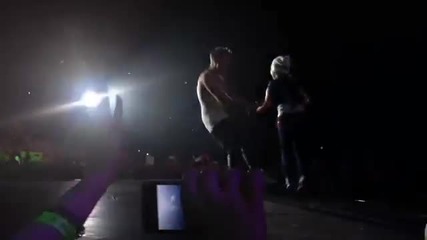 Justin Bieber - Baby в Москва с малко момиченце 30.04.2013