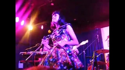 06.10.2011 Kimbra - Plain Gold Ring live at the Kings Arms