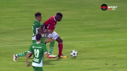Червен картон за ЦСКА, а поискаха дузпа