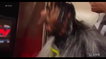 Seth Rollin бива залят с ледена вода от Dean Ambrose ( Ice Bucket Challenge )