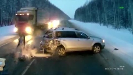 Дете се размина на косъм от смъртта след зверска катастрофа