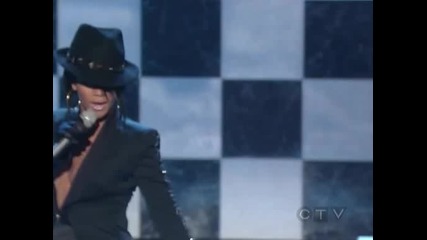 Rihanna - Umbrella (live at Vma 2007) 
