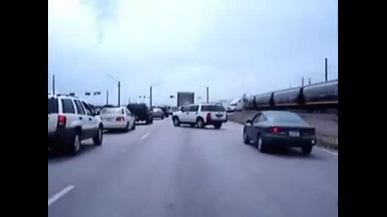 Влак Се Блъска В Тир 