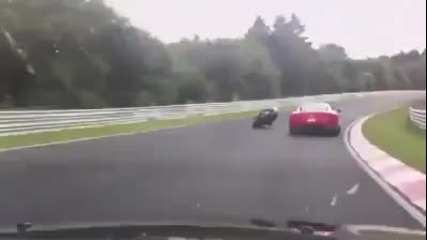 Как се изпреварва Ferrari в завой
