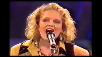 Mike Oldfield & Anita Hegerland - Moonlight Shadow [live]