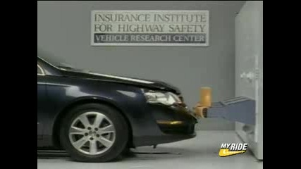 Bumper Crash Test 07 Volkswagen Passat