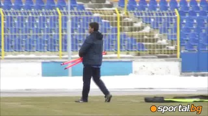 Диамунтен танцува на тренировката на Левски