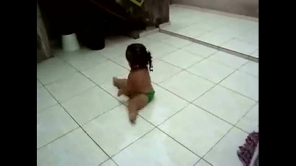 Луд бебешки танц.. 