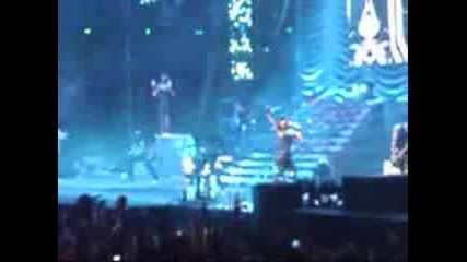 Chris Brown And Rihanna - Umbrella Live