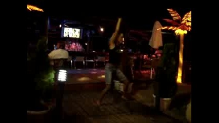 Момиче Танцува Изключително !