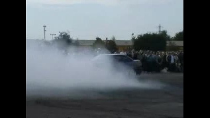 Bmw 318 Mega Burnout!