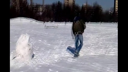 Bobi vs. Snowman