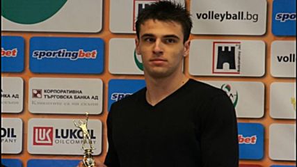 Със статуетка и парична премия отличиха най-добрия волейболист на кръга