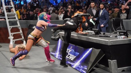 Топ 10 момента от Разбиване: WWE 11.12.2018