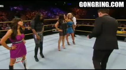 Wwe Nxt Състезание за целуване 