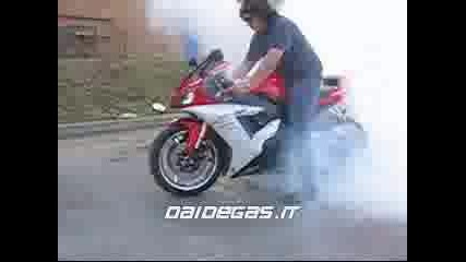 Yamaha R1 Пали Гуми