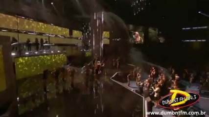 Shakira - Give It Up To Me (live Radio Dumont Fm) 