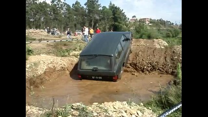 Тази кола няма закъсване !