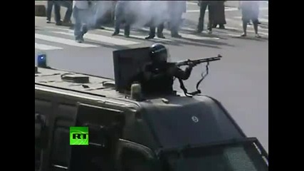 Хиляди се бият с полицията в Кайро 