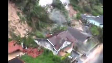 Свлачище помита къща за секунди