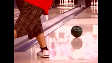 Bigg Boss Play Bowling