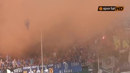 Радост и димки след гола за Левски