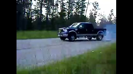 Burnout with a 2005 Ford F - 350 6.0l Powerstroke