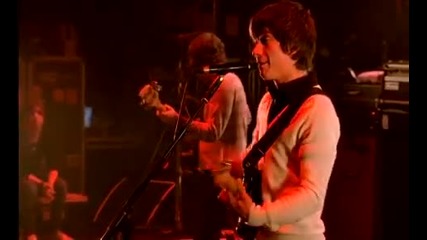 Arctic Monkeys - I Bet You Look Good On The Dancefloor - Live At The Apollo - December 2007