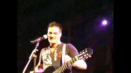 Guille Barea Canta A Su Amigo