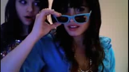 Selena Gomez & Demi Lovato Се Лигавят