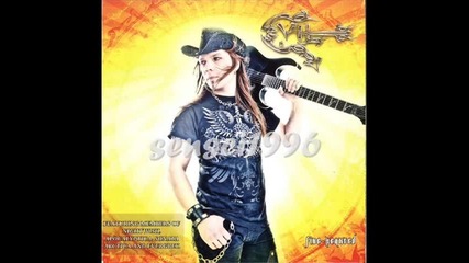 Elias Viljanen - Head Up High