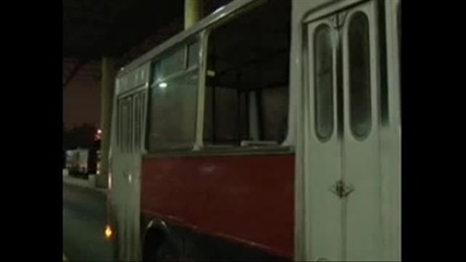 Фен на Левски изхвърли човек от автобус в движение 