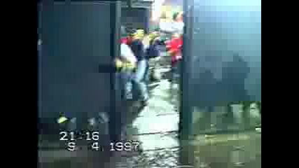 Man Utd - Feyenoord Hooligans Fight